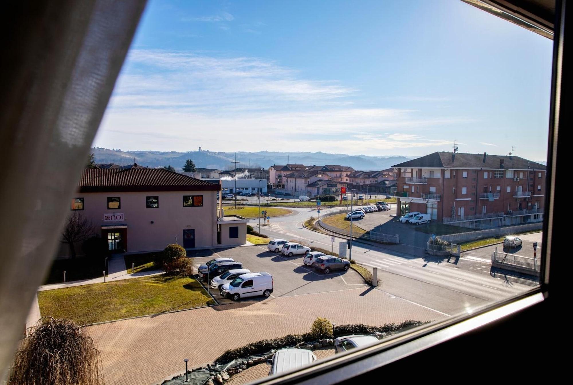Castahotel Castagnito Eksteriør bilde